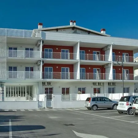 Locazione Turistica Rosburgo.3 * Roseto Degli Abruzzi